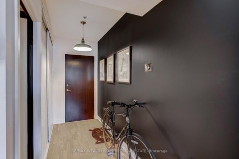 Photo 6 at 210 - 152 Annette Street, Junction Area, Toronto
