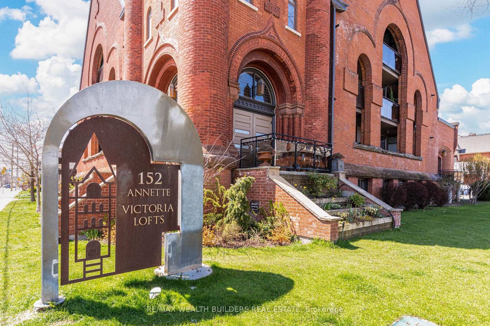 210 - 152 Annette Street, Junction Area, Toronto 