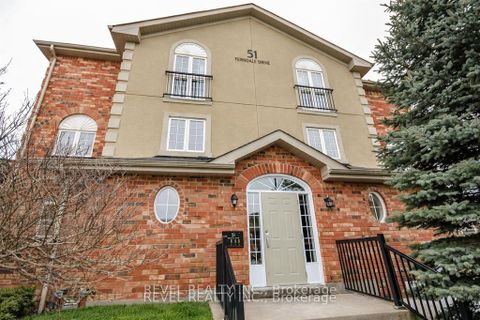 Photo 1 at 5 - 51 Ferndale Drive S, Ardagh, Barrie