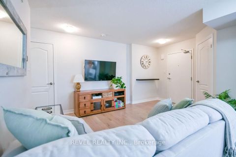 Photo 5 at 5 - 51 Ferndale Drive S, Ardagh, Barrie