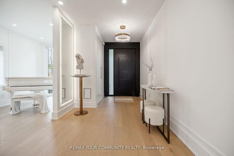 Photo 4 at 14 Ranwood Drive, Pelmo Park W4, Toronto