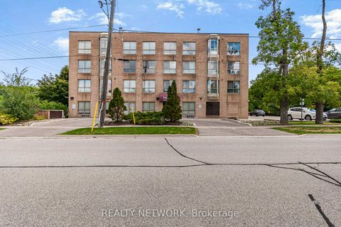 Photo 2 at 106 - 249 Major Mackenzie Drive E, Harding, Richmond Hill