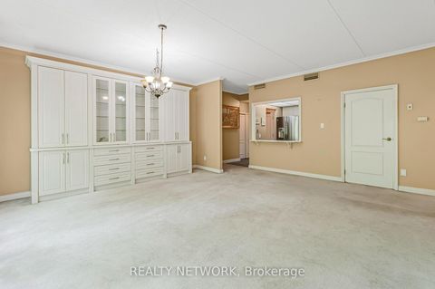 Photo 5 at 106 - 249 Major Mackenzie Drive E, Harding, Richmond Hill