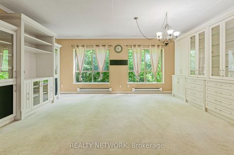 Photo 6 at 106 - 249 Major Mackenzie Drive E, Harding, Richmond Hill