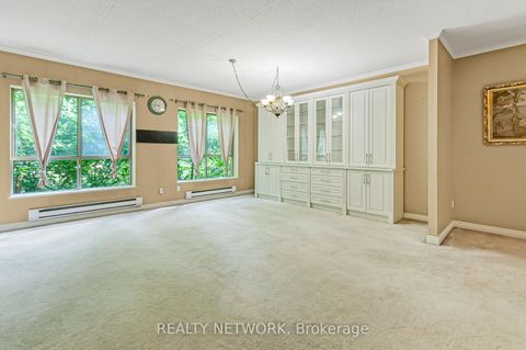 Photo 10 at 106 - 249 Major Mackenzie Drive E, Harding, Richmond Hill