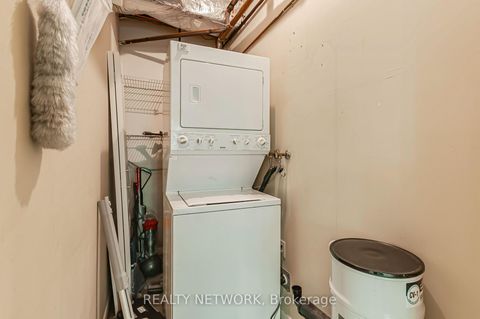 Photo 11 at 106 - 249 Major Mackenzie Drive E, Harding, Richmond Hill