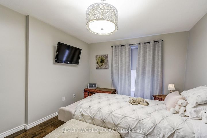 Photo 16 at 35 - 132 Barlake Avenue, Riverdale, Hamilton