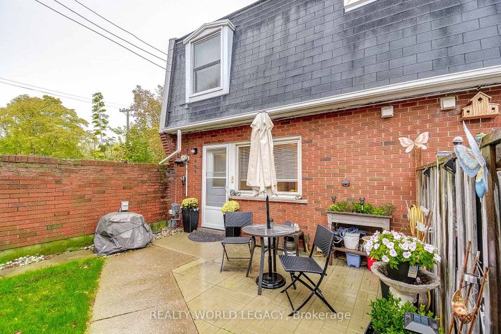 Photo 21 at 35 - 132 Barlake Avenue, Riverdale, Hamilton
