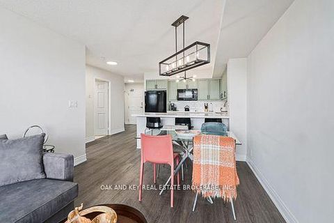 Photo 8 at 613 - 245 Davisville Avenue, Mount Pleasant West, Toronto
