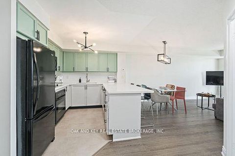 Photo 10 at 613 - 245 Davisville Avenue, Mount Pleasant West, Toronto