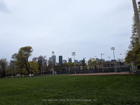 Photo 14 at 613 - 245 Davisville Avenue, Mount Pleasant West, Toronto