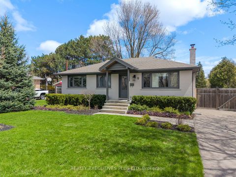 Photo 3 at 9 Hazelbury Drive, Nobleton, King