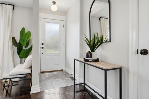 Photo 4 at 9 Hazelbury Drive, Nobleton, King