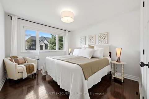 Photo 13 at 9 Hazelbury Drive, Nobleton, King