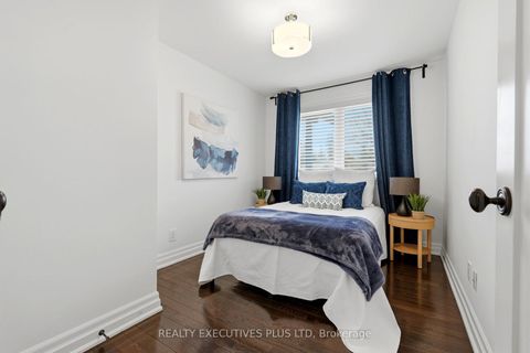 Photo 15 at 9 Hazelbury Drive, Nobleton, King
