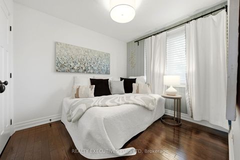 Photo 16 at 9 Hazelbury Drive, Nobleton, King