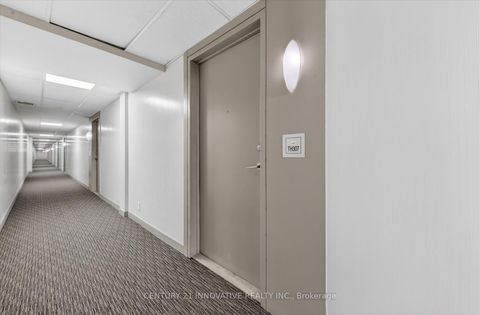 Photo 7 at Th307 - 36 Lee Centre Drive, Woburn, Toronto