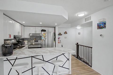 Photo 8 at 2167 - 95 George Appleton Way, CFB, Toronto