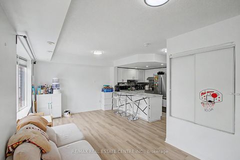Photo 11 at 2167 - 95 George Appleton Way, CFB, Toronto