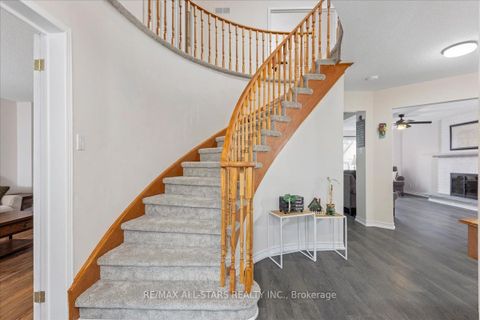 Photo 3 at 6 Hadera Place, Keswick North, Georgina