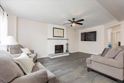 Photo 13 at 6 Hadera Place, Keswick North, Georgina