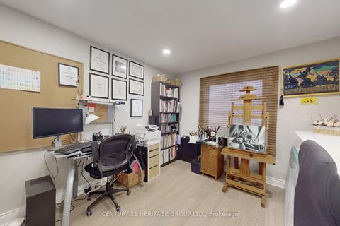 Photo 10 at 335 Fern Avenue, Observatory, Richmond Hill