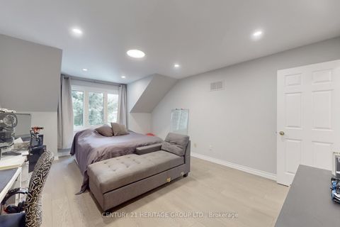 Photo 22 at 335 Fern Avenue, Observatory, Richmond Hill