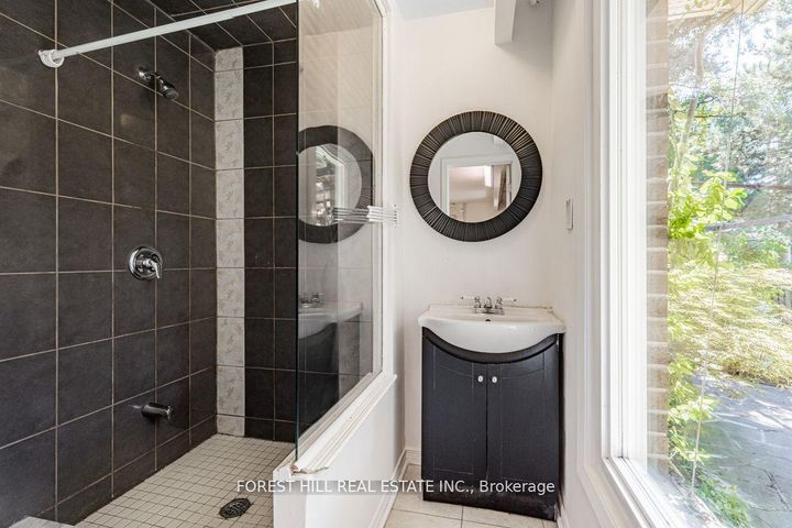 Photo 13 at 2977 Bayview Avenue, Bayview Village, Toronto