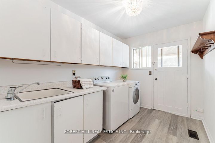 Photo 14 at 2977 Bayview Avenue, Bayview Village, Toronto