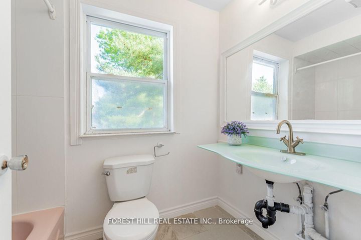 Photo 17 at 2977 Bayview Avenue, Bayview Village, Toronto