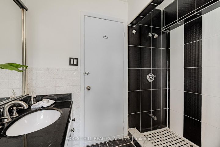 Photo 29 at 2977 Bayview Avenue, Bayview Village, Toronto