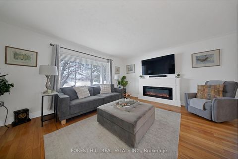 Photo 4 at 34 Edge Park Avenue, Birchmount, Toronto