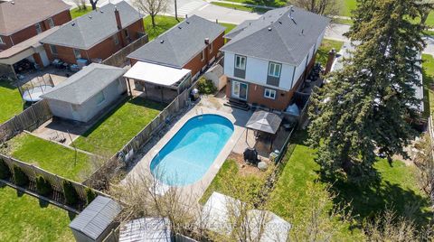 Photo 48 at 34 Edge Park Avenue, Birchmount, Toronto