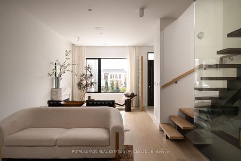 Photo 4 at 393A Arlington Avenue, Cedarvale, Toronto
