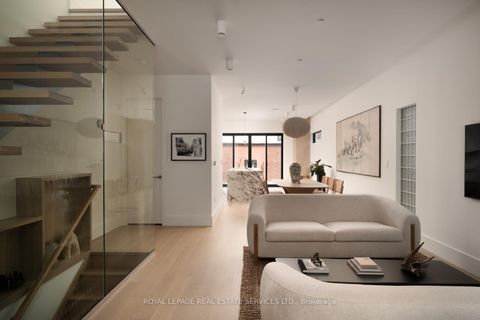 Photo 10 at 393A Arlington Avenue, Cedarvale, Toronto