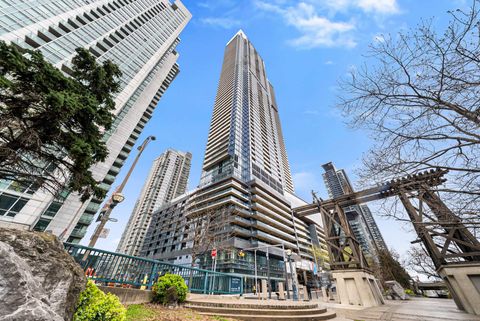 Photo 1 at 7006 - 3 Concord Cityplace Way, Waterfront Communities C1, Toronto