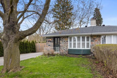 Photo 1 at 39 Jasper Drive, Aurora Heights, Aurora