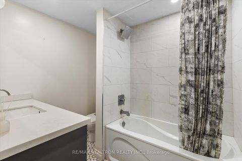 Photo 21 at 39 Jasper Drive, Aurora Heights, Aurora