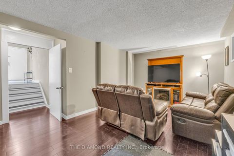 Photo 36 at 65 Silver Shadow Path, Markland Wood, Toronto