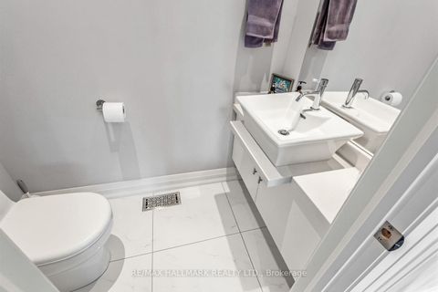 Photo 23 at 192 Erskine Avenue, Mount Pleasant East, Toronto