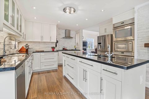 Photo 5 at 21 Brinloor Boulevard, Scarborough Village, Toronto