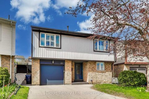 Photo 1 at 29 Pumfrey Crescent, Jamestown, Toronto