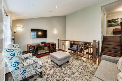 Photo 5 at 29 Pumfrey Crescent, Jamestown, Toronto