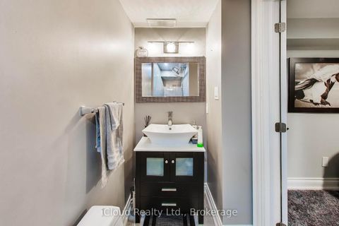 Photo 16 at 29 Pumfrey Crescent, Jamestown, Toronto