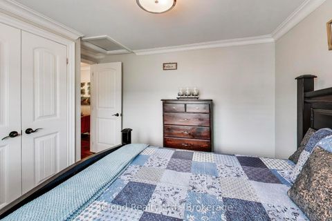 Photo 23 at 29 Pumfrey Crescent, Jamestown, Toronto