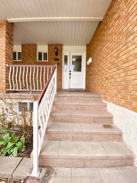 Photo 2 at 30 Clubhouse Court, Jane Heights, Toronto