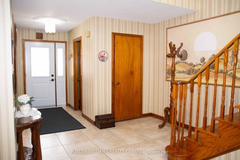 Photo 7 at 30 Clubhouse Court, Jane Heights, Toronto
