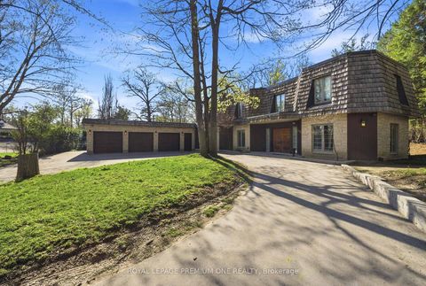Photo 2 at 72 Golf Avenue, East Woodbridge, Vaughan