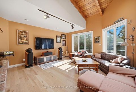 Photo 4 at 72 Golf Avenue, East Woodbridge, Vaughan
