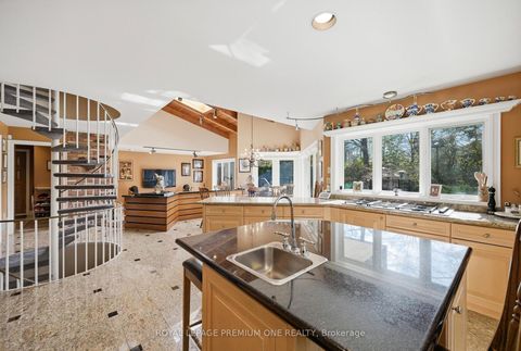 Photo 9 at 72 Golf Avenue, East Woodbridge, Vaughan